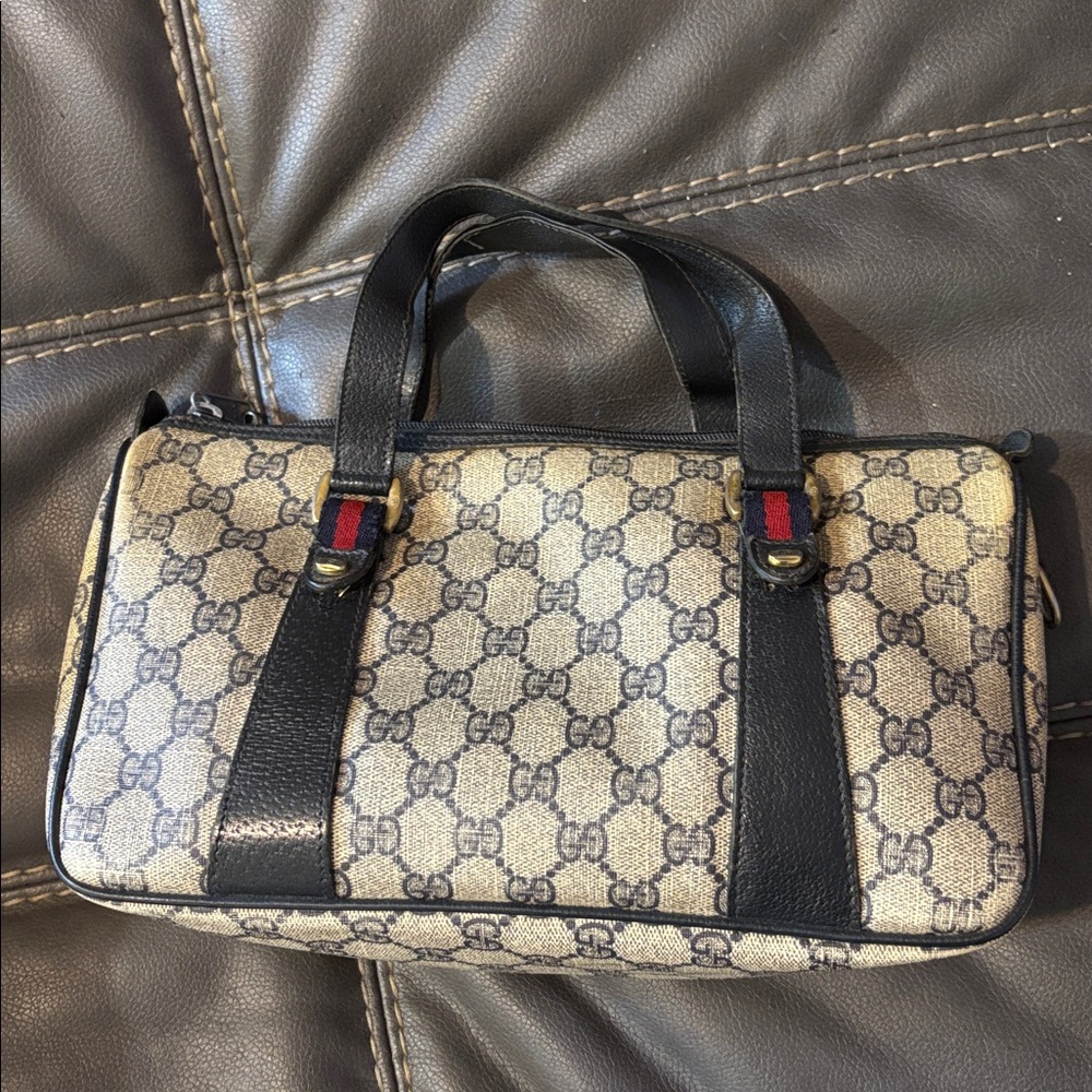 Gucci GG Supreme Web Sherry Line Hand Bag 39.02.040. (Preloved)